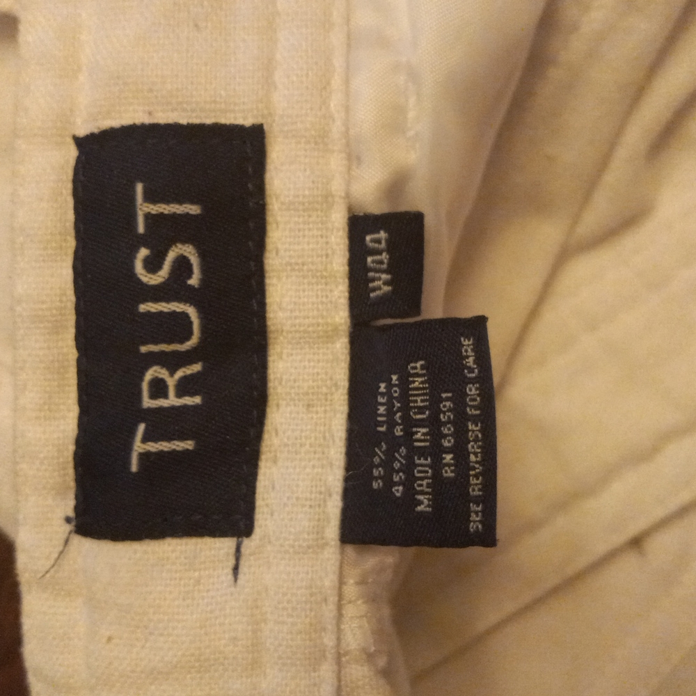 Shorts - Picture 3 of 3
